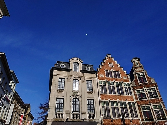 포토 JPG 해외이미지 주간 나무 식물 건축양식 거리 주택 사람없음 건물 물 햇빛 반사 수확 역사 재산 질감 복고 운하 벨기에 시들음 구식 옛날 힙스터 해외포토 자연요소 건축물 패션 건축 농업 금융 태양 서유럽 파일형식 이미지허브