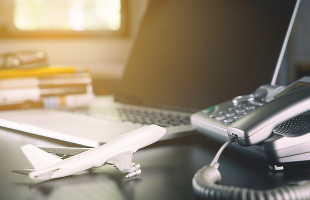 포토 JPG 해외이미지 어린이 여행 백그라운드 컨셉 인터넷 비즈니스 통신 교통시설 휴가 비행기 사람없음 스마트폰 세계 사무실 디지털 기차 티켓 항공 텔레마케팅 부름 온라인 예약 대패 해외포토 육상교통 교통 항공교통 모션 대중교통 사람 핸드폰 스마트기기 서비스업 시설 파일형식 이미지허브