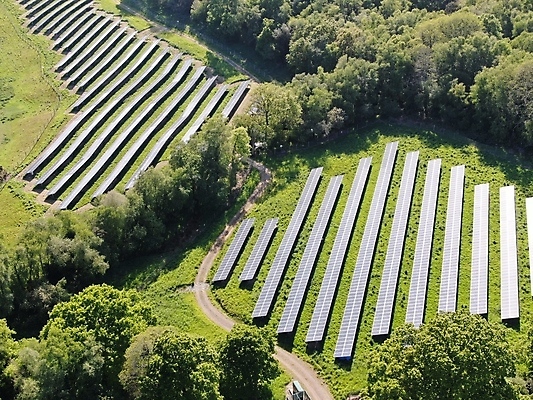 포토 JPG 해외이미지 사람없음 초록색 태양 농장 반사 환경 힘 재활용 시골 에코 세대 패널 기후변화 조감도 해외포토 자연요소 컬러 농업 날씨 변화 친환경 파일형식 이미지허브