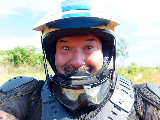 포토 JPG 해외이미지 라이프스타일 행복 아시아 도로 여행 백그라운드 모션 자연 하늘 산 함께함 한명 안전 사람 동양인 성인 야외 가로 자전거 운전 자유 탐험 오토바이 운전사 승차 헬멧 위험 속도 먼지 모터 라이더 해외포토 직업 1 감정 나라 길 컨셉 교통시설 인종 생활 바이크 보호장비 생태계 파일형식 이미지허브