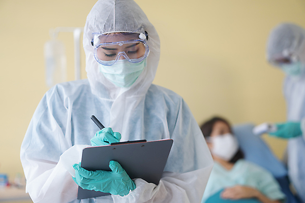 포토 JPG 해외이미지 손 종이 과학 장갑 유니폼 청진기 건강 병원 실험 가면 사람 세명 약 환자 의사 정보 기록 바이러스 보호 질병 돌봄 서류판 해외포토 잡화 옷 컨셉 의학 의료기기 모션 신체부위 사무용품 의료진 파일형식 이미지허브