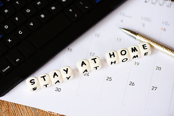 포토 JPG 해외이미지 라이프스타일 비즈니스 통신 휴식 주택 직장 실내 건강 안전 사람 이벤트 사람없음 인테리어 컴퓨터 사무실 독서 건강관리 장비 업무 메시지 바이러스 보호 질병 책상 긍정 감염 소셜미디어 전염병 제안 코로나바이러스 해외포토 디자인 가구 컨셉 회사 의학 관리 내부 건물 생활 전자제품 작업 파일형식 이미지허브