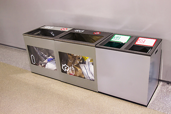 포토 JPG 해외이미지 디자인 공원 종이 컨셉 유리 사람없음 야외 빨간색 초록색 파란색 상자 컬러풀 노란색 환경 상점 금속 일본 재활용 젖음 쓰레기통 흰색 도시 캔 도쿄 공항 쓰레기 폐기물 컨테이너 플라스틱 심볼 사인 지역 일반 낭비 생태학 오사카 해외포토 공공시설 교육 산업 아시아 컬러 교통시설 재질 친환경 파일형식 이미지허브