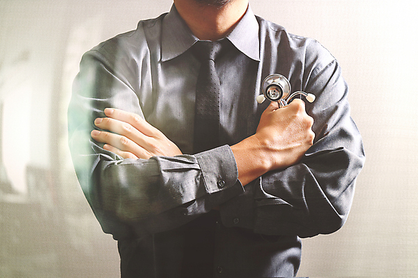 포토 JPG 해외이미지 직업 학생 유니폼 청진기 성공 건강 병원 가면 사람 사람없음 건물 치료 약 방 고통 장비 환자 간호사 의사 코트 흰색 기구 램프 긴급 업무 도움 수술 질병 외과 돌봄 살균 해외포토 건축물 옷 감정 컬러 컨셉 의학 의료기기 모션 조명 외투 의료진 작업 파일형식 이미지허브