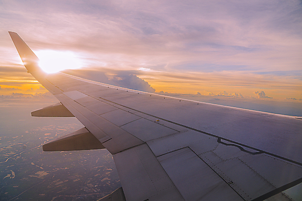 포토 JPG 해외이미지 구름 응시 실루엣 여행 백그라운드 날개 비즈니스 창문 교통시설 자연 하늘 바람 날씨 휴가 비행기 안테나 사람없음 파란색 햇빛 태양 뷰티 우주 일출 맑음 일몰 뜨거움 공항 도착 항공 출발 상업 활주로 제트기 엔진 대패 해외포토 자연요소 시선 길 컬러 교통 컨셉 통신 항공교통 대중교통 촬영기법 노을 시설 생태계 파일형식 이미지허브