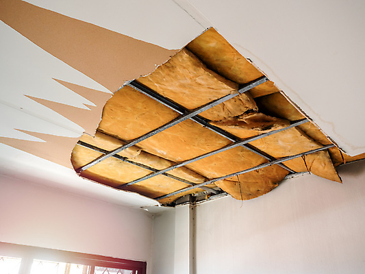 포토 JPG 해외이미지 백그라운드 지붕 날씨 주택 사람없음 내부 건물 물 노란색 거품 손상 습기 촉촉함 가을 흰색 얼룩 뜨거움 균열 수리 위험 큼 아래 천장 먼지 문제 유지 깨짐 설치 썩음 옛날 재앙 해외포토 자연요소 건축물 계절 컬러 컨셉 모션 젖음 크기 방향 위치 파일형식 이미지허브