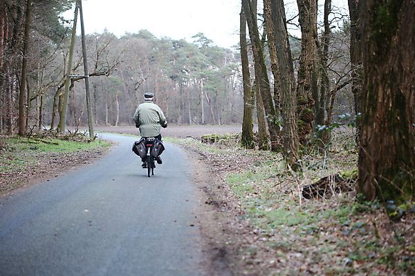 포토 JPG 해외이미지 백인 직업 남자 50대 여행 2 비즈니스 건축양식 모션 회의 협력 함께함 실내 대화 사람 인종 정장 사람없음 가로 글로벌 걷기 우주 비즈니스맨 비즈니스우먼 발표 중앙 소프트포커스 큼 토론 동료 속도 재촉 세미나 염원 콜라보레이션 해외포토 서양인 옷 여자 건축 중년 컨셉 관계 촬영기법 말하기 내부 직장인 크기 파일형식 이미지허브