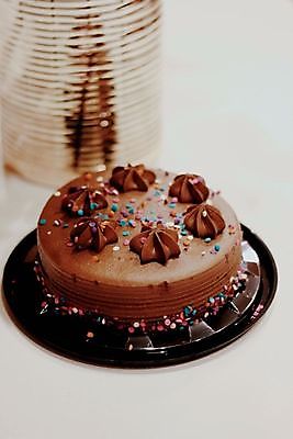 포토 JPG 해외이미지 전통 접시 커피 음식 조각 백그라운드 포크 재료 디저트 치즈 유제품 사람없음 장식 쿠키 케이크 초콜릿 이탈리아 사막 흐름 우유 프랑스 소용돌이 신선 뜨거움 액체 붓기 달콤 크림 서빙 코코아 요거트 와플 고립 무스 반투명 저지방 크림치즈 프로스팅 해외포토 식기 유럽 음료 컨셉 모션 회오리 맛 기름_음식 제빵 파일형식 이미지허브