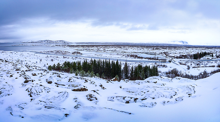 포토 JPG 해외이미지 구름 계절 공원 유럽 도로 길 겨울 밭 자연 하늘 산 아이슬란드 풍경 사람없음 야외 파란색 강 환경 골짜기 맑음 냉동 얼음 추위 흰색 시골 황무지 역사 언덕 북쪽 내추럴 생태학 전국 지질학 눈내림 해외포토 자연요소 공공시설 교육 나라 컬러 농업 교통시설 날씨 눈_날씨 방향 생태계 파일형식 이미지허브