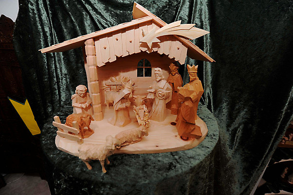 포토 JPG 해외이미지 전통 계절 기독교 종교 어린이 크리스마스 가족 휴가 기념 선물 사람없음 교회 기도 영혼 12월 심볼 잔치 숭배 신앙심 크리스마스이브 자선단체 필요 해외포토 기념일 컨셉 관계 종교건축 사람 건물 그룹 날짜 자선 파일형식 이미지허브