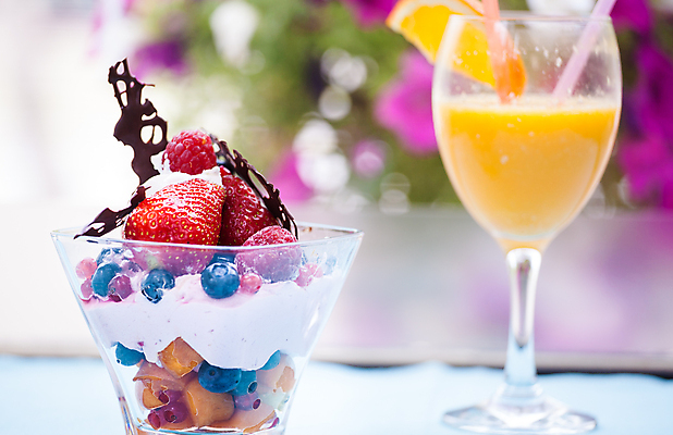 포토 JPG 해외이미지 열매 음식 백그라운드 오렌지 과일 유리 딸기 디저트 사람없음 빨간색 여름 초콜릿 냉동 얼음 주스 견과류 흰색 신선 달콤 사과 크림 블루베리 산딸기 복숭아 푸딩 요거트 건포도 고립 해외포토 자연요소 식물 계절 음료 컬러 재질 포도 유제품 맛 건과일 파일형식 이미지허브