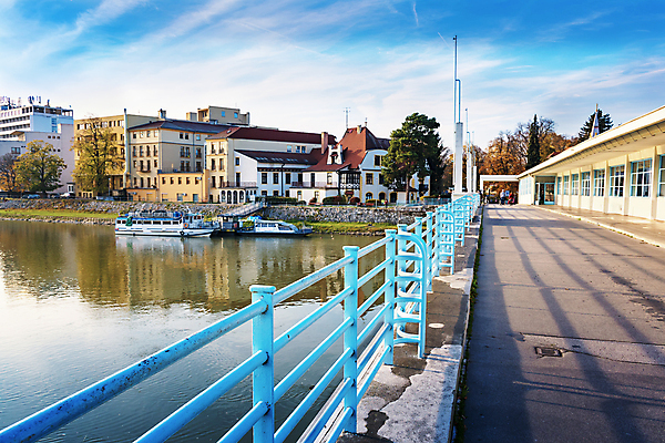 포토 JPG 해외이미지 나무 유럽 여행 자연 하늘 휴가 휴식 건강 사람없음 야외 치료 강 햇빛 목욕 일몰 도시 저녁 강가 휴양지 테라피 슬로바키아 해외포토 식물 나라 컨셉 의학 태양 뷰티 노을 청결 장소 야간 생태계 파일형식 이미지허브