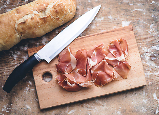 포토 JPG 해외이미지 전통 접시 문화 음식 빵 백그라운드 토마토 샌드위치 건강 육류 돼지고기 요리 사람없음 목재 가로 빨간색 초록색 식당 흰색 시골 신선 파마 소시지 스페인 칼 맛 아침식사 바게트 지중해 먹기 묘사 오브젝트 유기농 올리브 햄 후추 점심식사 살라미 스페인어 치유 해외포토 나무 헤어스타일 식기 웰빙 열매 유럽 바다 컬러 컨셉 채소 식재료 재료 모션 상점 식사 가공식품 향신료 파일형식 이미지허브