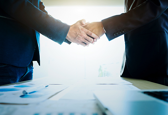 포토 JPG 해외이미지 백그라운드 컨셉 회사 비즈니스 통신 노동자 악수 관리 사람 성인 사람없음 파란색 빛 사무실 거래 흰색 비즈니스맨 비즈니스우먼 동료 계약 흔들림 복고 긍정 동의 필터 힘찬 효과 해외포토 직업 여자 남자 컬러 관계 모션 손짓 직장인 파일형식 이미지허브