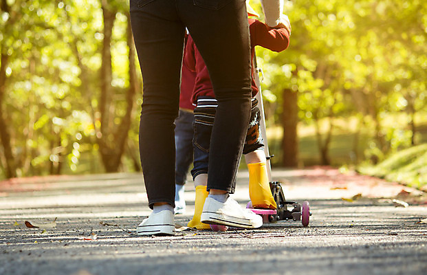 포토 JPG 해외이미지 라이프스타일 공원 행복 어린이 스포츠 가족 모션 자연 놀이 엄마 건강 안전 사람 사람없음 야외 운동 봄 유치원 기쁨 에너지 자유 스쿠터 도시 바퀴 가르침 승차 헬멧 속도 롤러 해외포토 계절 공공시설 교육 감정 컨셉 관계 생활 오토바이 보호장비 생태계 파일형식 이미지허브