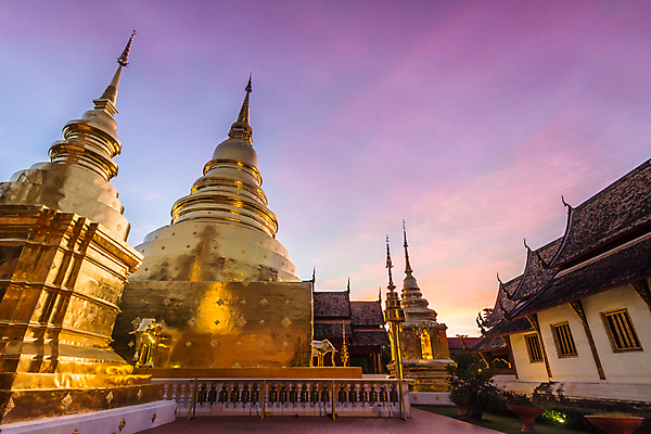 포토 JPG 해외이미지 구름 아시아 종교 문화 분홍색 여행 불교 건축양식 태국 하늘 아침 미술 동양인 사람없음 야외 햇빛 일출 일몰 새벽 골동품 사찰 센터 황금 묘사 장면 빛망울 숭배 신앙심 해외포토 주간 자연요소 건축 나라 컬러 종교건축 문화예술 인종 빛 태양 노을 파일형식 이미지허브