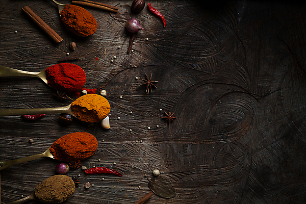 포토 JPG 해외이미지 전통 백그라운드 재료 자연 고추 탁자 파프리카 건조 파슬리 종류 요리 동양인 사람없음 목재 빨간색 노란색 주방 숟가락 수확 뜨거움 고명 양념 조미료 사발 맛 정상 가루 인도인 수집 허브 향신료 메뉴 유기농 매움 후추 카레 생강 놋쇠 땅바닥 사프란 시나몬 강황 해외포토 외국인 나무 식물 웰빙 음식 컬러 가구 컨셉 농업 채소 식재료 바닥 수저 인종 사기그릇 생태계 향미료 파일형식 이미지허브