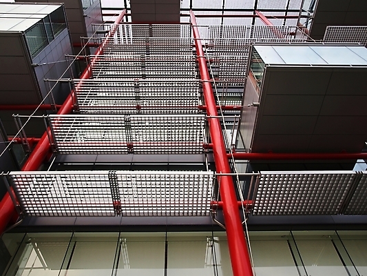 포토 JPG 해외이미지 디자인 외관 건축양식 창문 유리 바닥 사람없음 건물 빨간색 창살 튜브 망사 쇠창살 해외포토 건축물 건축 컬러 재질 직물 파일형식 이미지허브