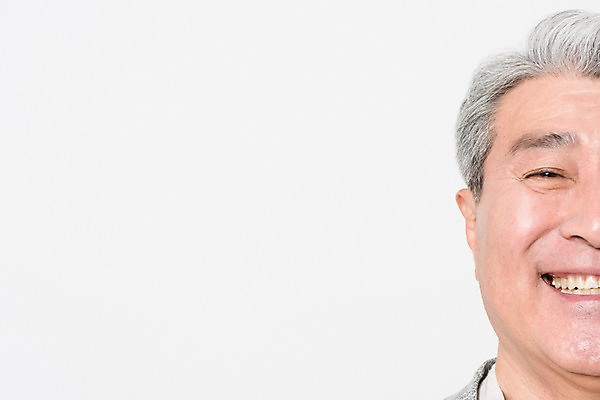 포토 JPG 스튜디오촬영 응시 할아버지 노년 남자 얼굴 실내 한명 서기 미소 사람 상반신 일상 앞모습 신체부위 실버라이프 한국인 흰배경 70대 노인남자한명만 국내포토 1 라이프스타일 시선 뷰포인트 백그라운드 모션 표정 동양인 성인 내부 라이프 흰색 남자한명만 노인남자만 파일형식 컬러 인종 생활 남자만 노인만 성인만