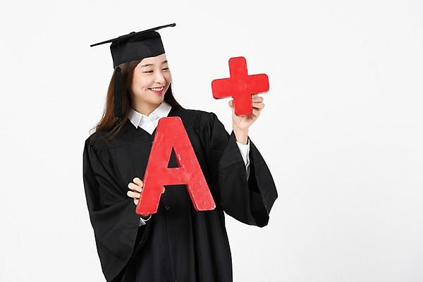 포토 JPG 응시 여자 학사모 졸업 한명 미소 들기 사람 상반신 20대 성인 앞모습 한국인 졸업가운 흰배경 에이플러스 학점 성인여자한명만 국내포토 모자_잡화 1 시선 교육 뷰포인트 백그라운드 모션 표정 동양인 청년 흰색 가운 성적 점수 여자한명만 성인여자만 파일형식