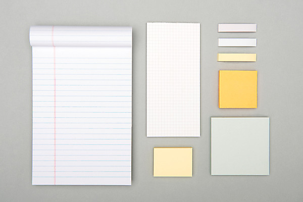 포토 JPG 스튜디오촬영 백그라운드 회색배경 실내 사람없음 하이앵글 컬러풀 사각형 여러개 메모지 오브젝트 포스트잇 플랫레이 카피스페이스 국내포토 도형 뷰포인트 컬러 다수 내부 사무용품 공백 회색 플랫 파일형식