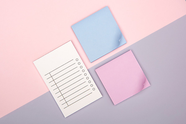 포토 JPG 스튜디오촬영 백그라운드 실내 사람없음 하이앵글 컬러풀 사각형 메모지 오브젝트 포스트잇 보라색배경 체크리스트 플랫레이 카피스페이스 분홍색배경 국내포토 도형 뷰포인트 분홍색 컬러 내부 사무용품 보라색 공백 플랫 파일형식
