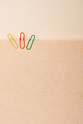 포토 컬러 백그라운드 실내 내부 사무용품 공백 베이지색 파일형식 메모지 컬러풀 클립 베이지색배경 JPG 사람없음 스튜디오촬영 카피스페이스 오브젝트 국내포토