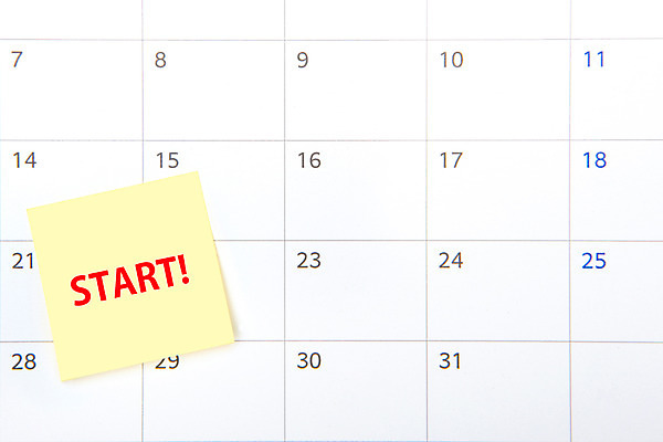 포토 JPG 스튜디오촬영 백그라운드 새해 실내 사람없음 달력 날짜 계획 결심 오브젝트 포스트잇 시작 1월 카피스페이스 국내포토 컨셉 내부 공백 메모지 파일형식