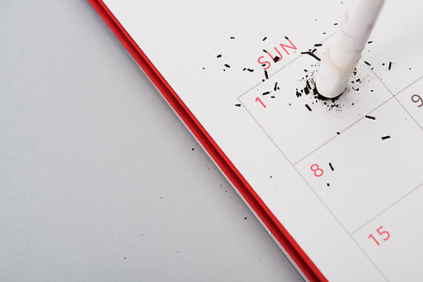 포토 JPG 스튜디오촬영 백그라운드 담배 실내 사람없음 손상 달력 계획 결심 오브젝트 금연 카피스페이스 국내포토 캠페인 컨셉 내부 공백 사회이슈 파일형식