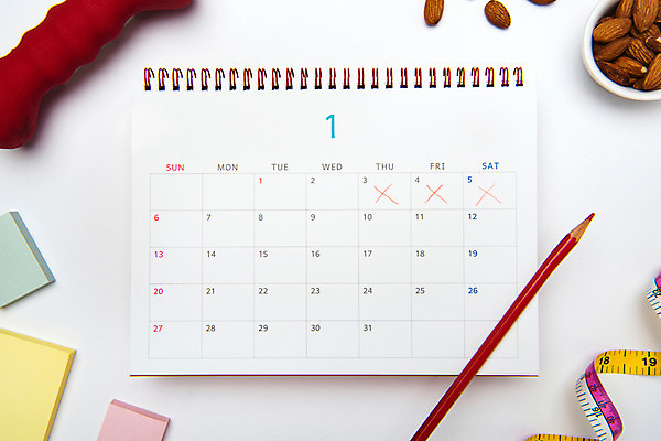 포토 JPG 스튜디오촬영 백그라운드 다이어트 실내 줄자 사람없음 하이앵글 아령 금지 달력 메모지 X 결심 오브젝트 아니오 포스트잇 흰배경 아몬드 빨간펜 자기관리 플랫레이 카피스페이스 국내포토 알파벳 뷰포인트 컨셉 자 건강 내부 펜 사무용품 공백 견과류 흰색 플랫 파일형식