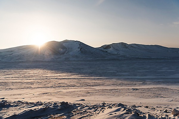 포토 JPG 주간 구름 해외풍경 설경 겨울 자연 하늘 산 풍경 사람없음 야외 햇빛 설원 눈 몽골 겨울풍경 국내포토 자연요소 해외 계절 아시아 날씨 눈_날씨 태양 생태계 파일형식