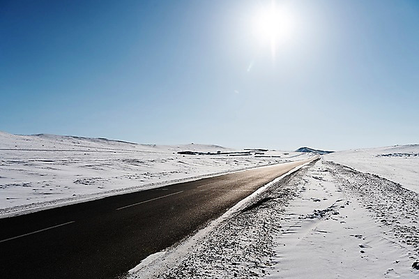포토 JPG 주간 해외풍경 도로 설경 겨울 자연 하늘 풍경 사람없음 야외 햇빛 설원 눈 몽골 겨울풍경 국내포토 자연요소 해외 계절 아시아 길 교통시설 날씨 눈_날씨 태양 생태계 파일형식
