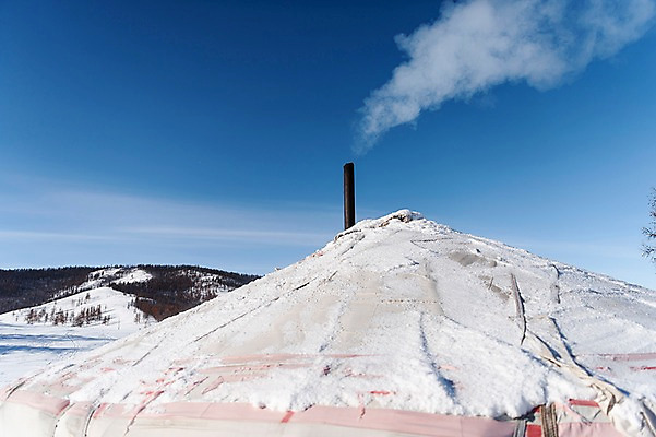 포토 JPG 주간 해외풍경 설경 겨울 자연 하늘 굴뚝 풍경 사람없음 야외 설원 눈 수증기 몽골 게르 겨울풍경 국내포토 자연요소 전통 해외 계절 아시아 날씨 눈_날씨 생태계 파일형식