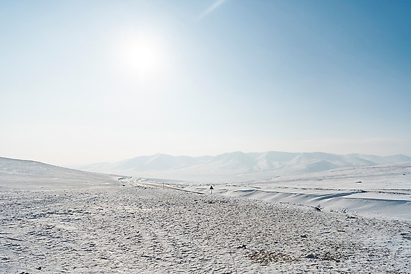 포토 JPG 주간 해외풍경 설경 겨울 자연 하늘 산 풍경 사람없음 야외 햇빛 설원 눈 몽골 겨울풍경 국내포토 자연요소 해외 계절 아시아 날씨 눈_날씨 태양 생태계 파일형식