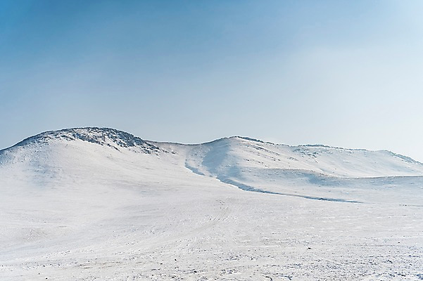 포토 JPG 주간 해외풍경 설경 겨울 자연 하늘 산 풍경 사람없음 야외 설원 눈 몽골 겨울풍경 국내포토 자연요소 해외 계절 아시아 날씨 눈_날씨 생태계 파일형식