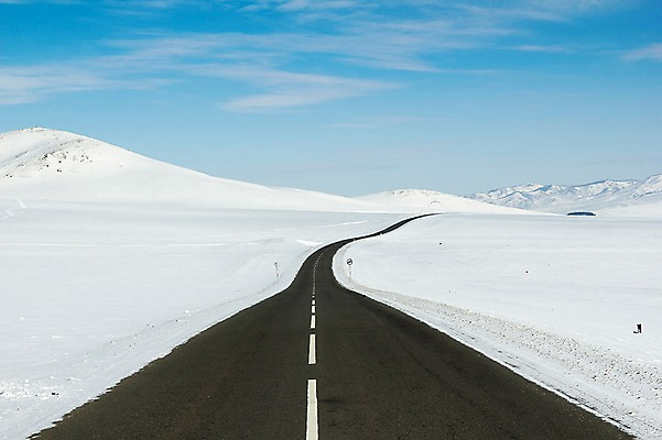 포토 JPG 주간 구름 해외풍경 도로 설경 겨울 자연 하늘 산 풍경 사람없음 야외 설원 눈 몽골 겨울풍경 국내포토 자연요소 해외 계절 아시아 길 교통시설 날씨 눈_날씨 생태계 파일형식