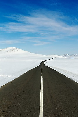 포토 JPG 주간 구름 해외풍경 도로 설경 겨울 자연 하늘 산 풍경 사람없음 야외 설원 눈 몽골 겨울풍경 국내포토 자연요소 해외 계절 아시아 길 교통시설 날씨 눈_날씨 생태계 파일형식