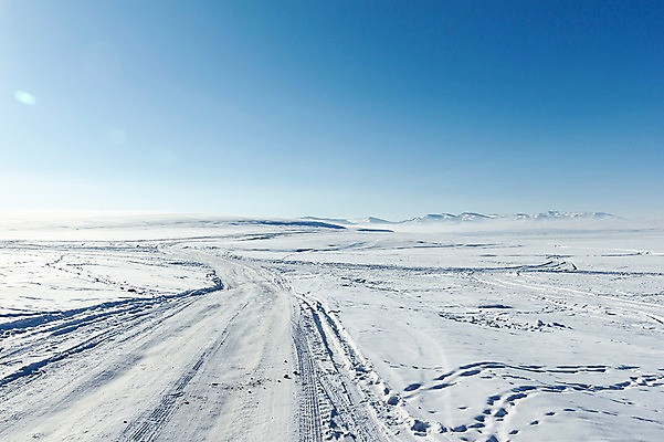 포토 JPG 주간 해외풍경 설경 겨울 자연 하늘 풍경 사람없음 야외 햇빛 설원 눈 몽골 바퀴자국 겨울풍경 국내포토 자연요소 해외 계절 아시아 자국 날씨 눈_날씨 태양 생태계 파일형식