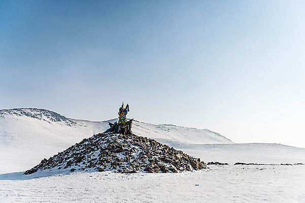 포토 JPG 주간 전통 해외풍경 문화 설경 겨울 자연 하늘 산 풍경 사람없음 야외 설원 눈 깃발 몽골 겨울풍경 국내포토 자연요소 해외 계절 아시아 날씨 눈_날씨 생태계 파일형식
