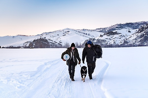 포토 JPG 주간 전신 한마리 커플 응시 계절 여자 남자 여행 겨울 가방 자연 레저 휴가 사랑 사람 20대 성인 취미 야외 두명 앞모습 30대 친구 걷기 설원 캠핑 장비 한국인 눈 개 몽골 눈길 성인만 겨울캠프 국내포토 자연요소 1 시선 잡화 감정 아시아 길 뷰포인트 포유류 관계 모션 날씨 눈_날씨 동양인 청년 장년 생태계 파일형식