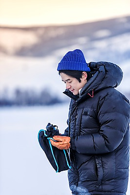 포토 JPG 주간 응시 계절 남자 여행 겨울 자연 레저 휴가 한명 미소 사람 상반신 성인 취미 야외 옆모습 30대 설원 캠핑 장비 한국인 눈 몽골 성인남자한명만 겨울캠프 국내포토 자연요소 1 시선 아시아 뷰포인트 날씨 눈_날씨 표정 동양인 장년 생태계 남자한명만 성인남자만 파일형식