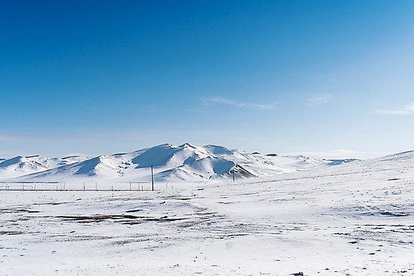 포토 JPG 주간 구름 해외풍경 설경 겨울 자연 하늘 산 사람없음 야외 파란색 설원 눈 몽골 겨울풍경 국내포토 자연요소 해외 계절 아시아 컬러 날씨 눈_날씨 풍경 생태계 파일형식