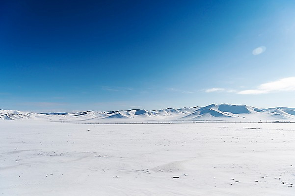 포토 JPG 주간 해외풍경 설경 겨울 자연 하늘 산 사람없음 야외 파란색 햇빛 설원 눈 몽골 겨울풍경 국내포토 자연요소 해외 계절 아시아 컬러 날씨 눈_날씨 풍경 태양 생태계 파일형식