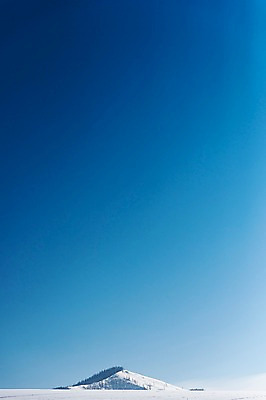 포토 JPG 주간 해외풍경 설경 겨울 자연 하늘 산 사람없음 야외 파란색 설원 눈 몽골 겨울풍경 국내포토 자연요소 해외 계절 아시아 컬러 날씨 눈_날씨 풍경 생태계 파일형식