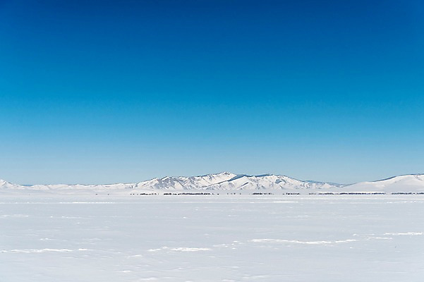 포토 JPG 주간 해외풍경 설경 겨울 자연 하늘 산 사람없음 야외 파란색 설원 눈 몽골 겨울풍경 국내포토 자연요소 해외 계절 아시아 컬러 날씨 눈_날씨 풍경 생태계 파일형식