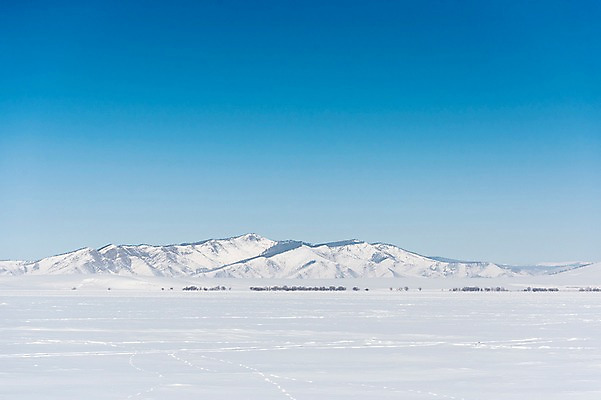 포토 JPG 주간 해외풍경 설경 겨울 자연 하늘 산 사람없음 야외 파란색 설원 눈 몽골 겨울풍경 국내포토 자연요소 해외 계절 아시아 컬러 날씨 눈_날씨 풍경 생태계 파일형식
