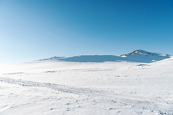 포토 JPG 주간 해외풍경 설경 겨울 자연 하늘 산 사람없음 야외 파란색 설원 눈 몽골 겨울풍경 국내포토 자연요소 해외 계절 아시아 컬러 날씨 눈_날씨 풍경 생태계 파일형식