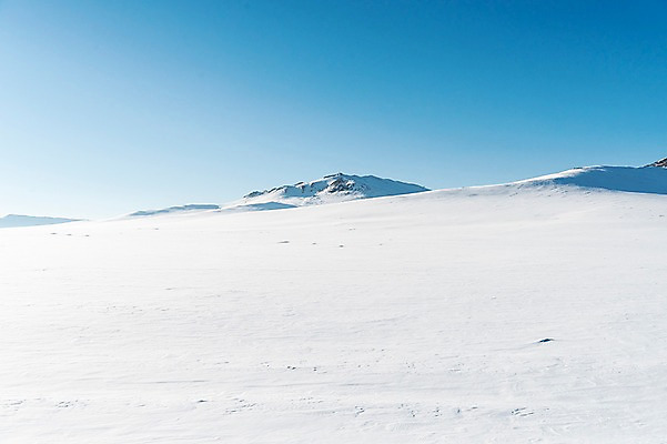 포토 JPG 주간 해외풍경 설경 겨울 자연 하늘 산 사람없음 야외 파란색 설원 눈 몽골 겨울풍경 국내포토 자연요소 해외 계절 아시아 컬러 날씨 눈_날씨 풍경 생태계 파일형식