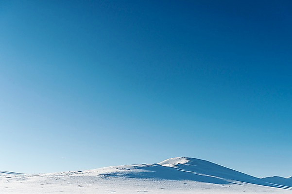 포토 JPG 주간 해외풍경 설경 겨울 자연 하늘 산 사람없음 야외 파란색 설원 눈 몽골 겨울풍경 국내포토 자연요소 해외 계절 아시아 컬러 날씨 눈_날씨 풍경 생태계 파일형식