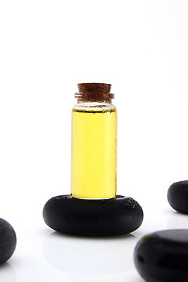 포토 JPG 스튜디오촬영 실내 사람없음 노란색 스파 여러개 오일 편안함 오브젝트 흰배경 아로마 아로마테라피 테라피 스톤 아로마오일 국내포토 음식 컬러 다수 백그라운드 내부 뷰티 화장품 흰색 감각 오일_화장품 파일형식
